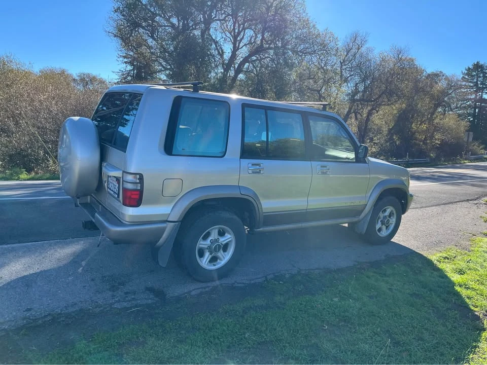 2002 Isuzu Trooper - Image 5 of 10