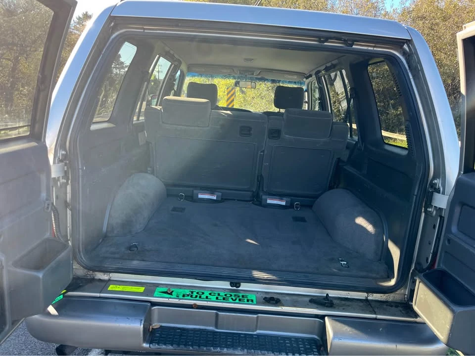 2002 Isuzu Trooper - Image 8 of 10