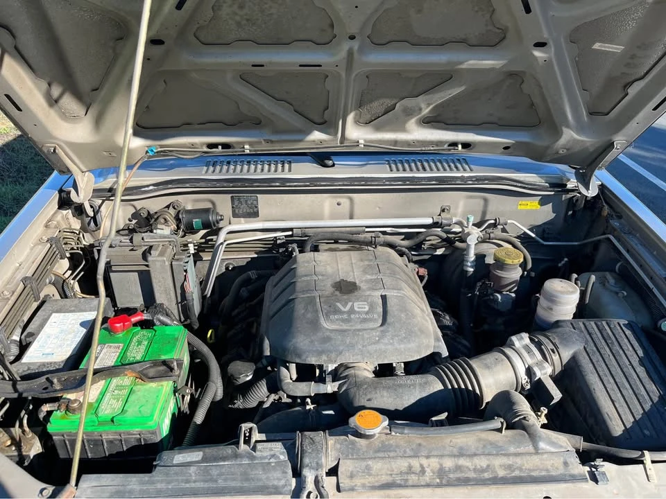 2002 Isuzu Trooper - Image 10 of 10