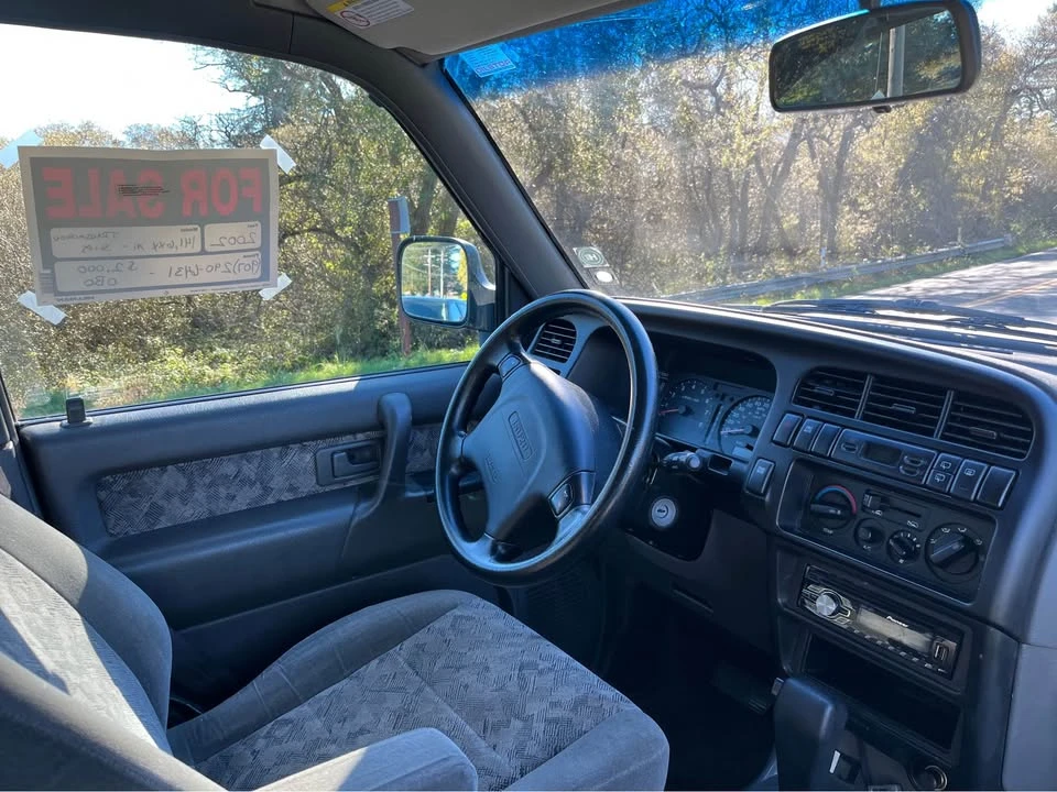 2002 Isuzu Trooper - Image 9 of 10