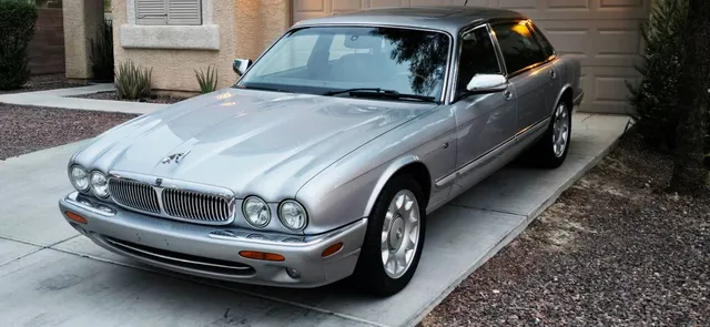2002 Jaguar Vanden Plas Super V8