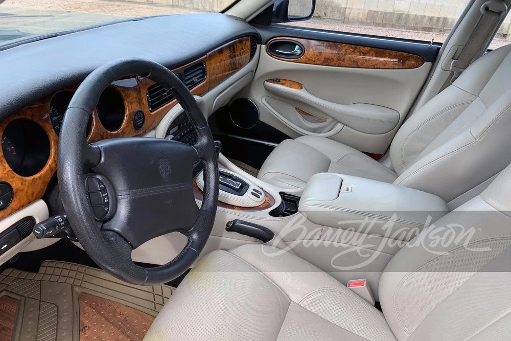 2002 Jaguar X308 XJ - Image 3 of 8