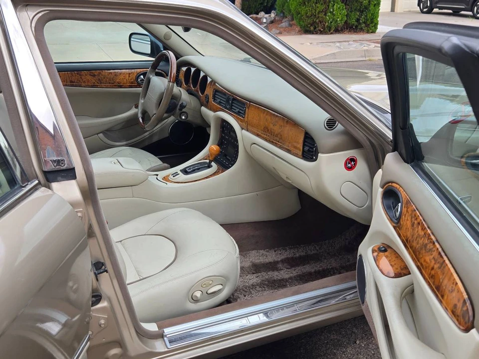 2002 Jaguar X308 XJ - Image 13 of 22