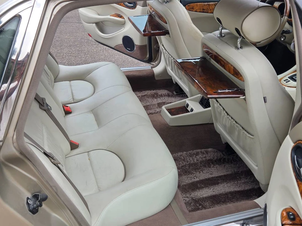2002 Jaguar X308 XJ - Image 12 of 22