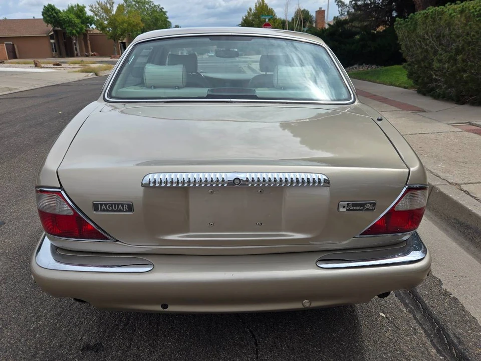 2002 Jaguar X308 XJ - Image 2 of 22