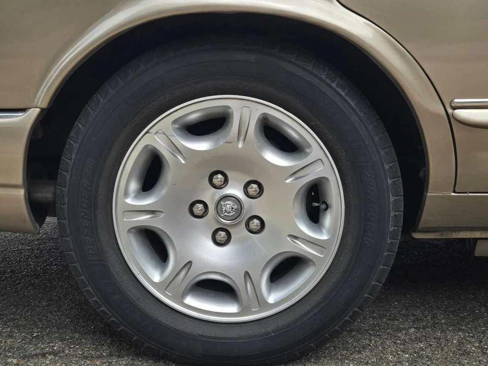 2002 Jaguar X308 XJ - Image 6 of 22