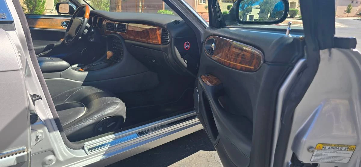 2002 Jaguar X308 XJ - Image 11 of 24