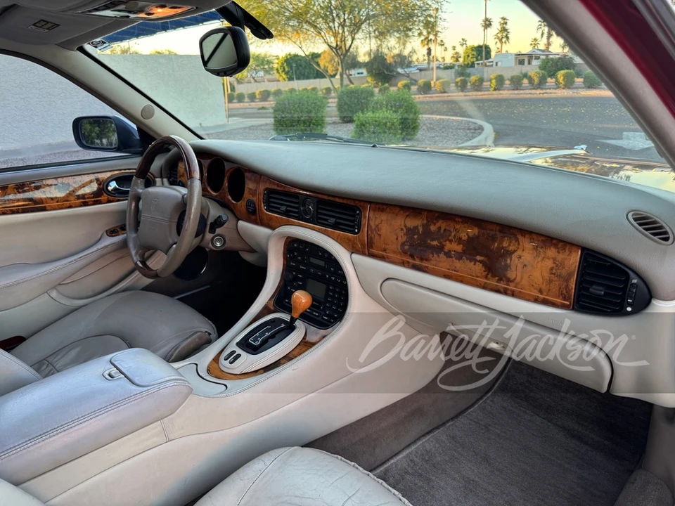 2002 Jaguar X308 XJ - Image 7 of 13