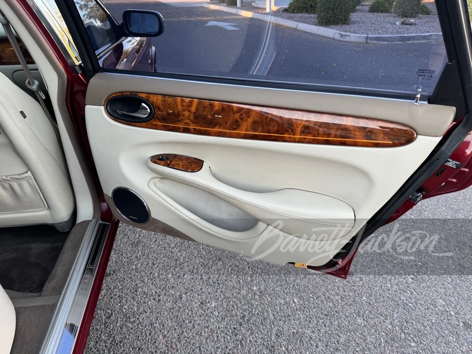 2002 Jaguar X308 XJ - Image 12 of 13