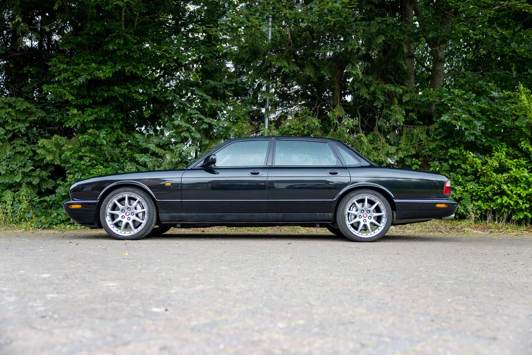 2002 Jaguar X308 XJR - Image 5 of 31
