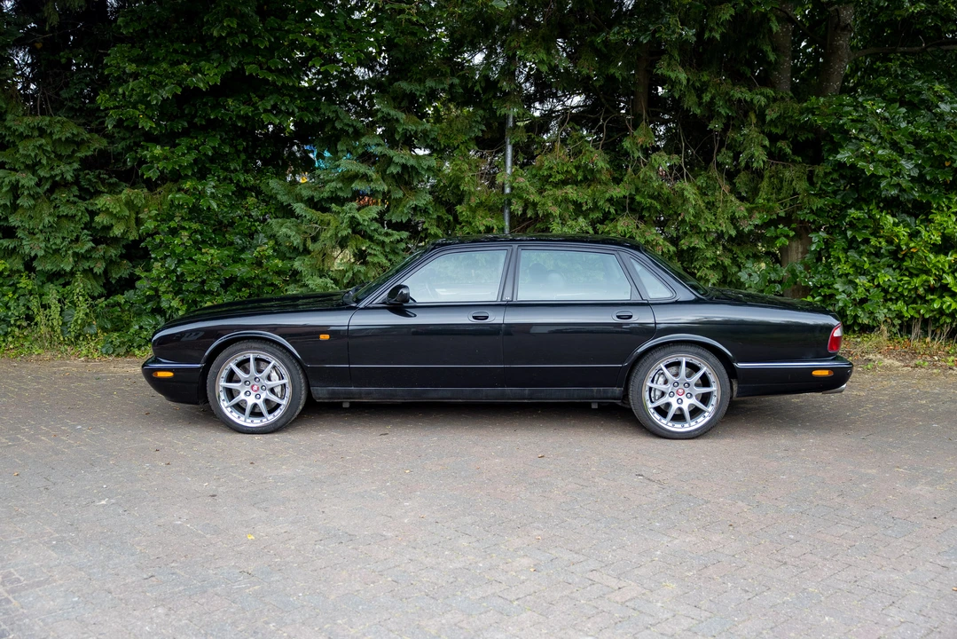 2002 Jaguar X308 XJR - Image 14 of 31