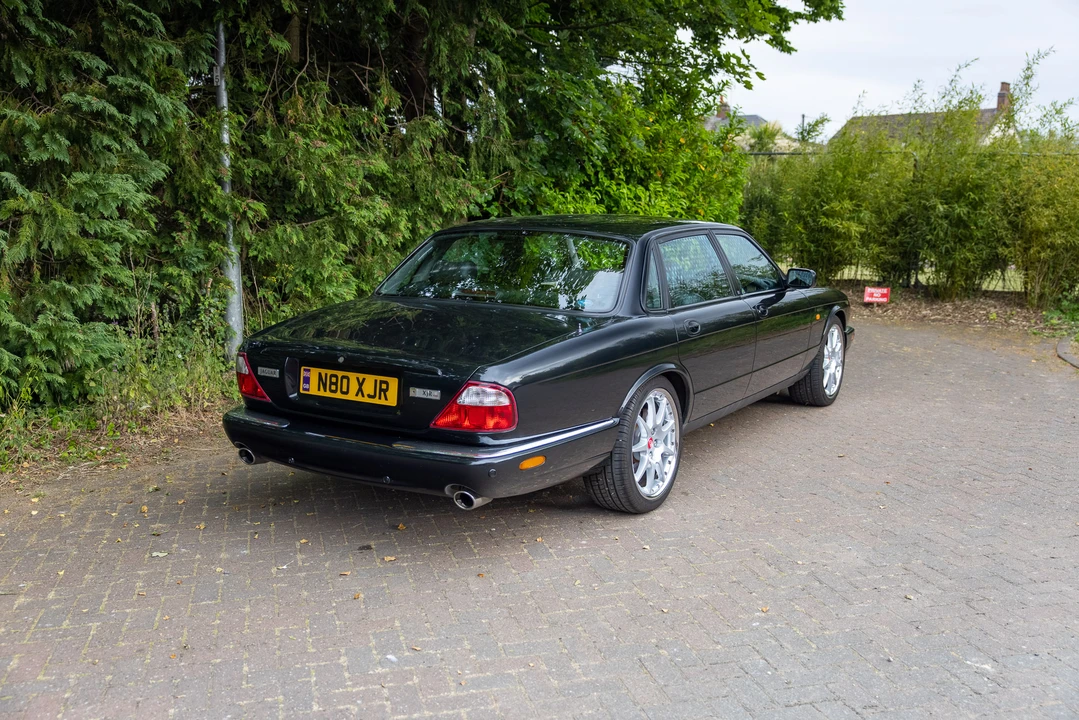 2002 Jaguar X308 XJR - Image 17 of 31
