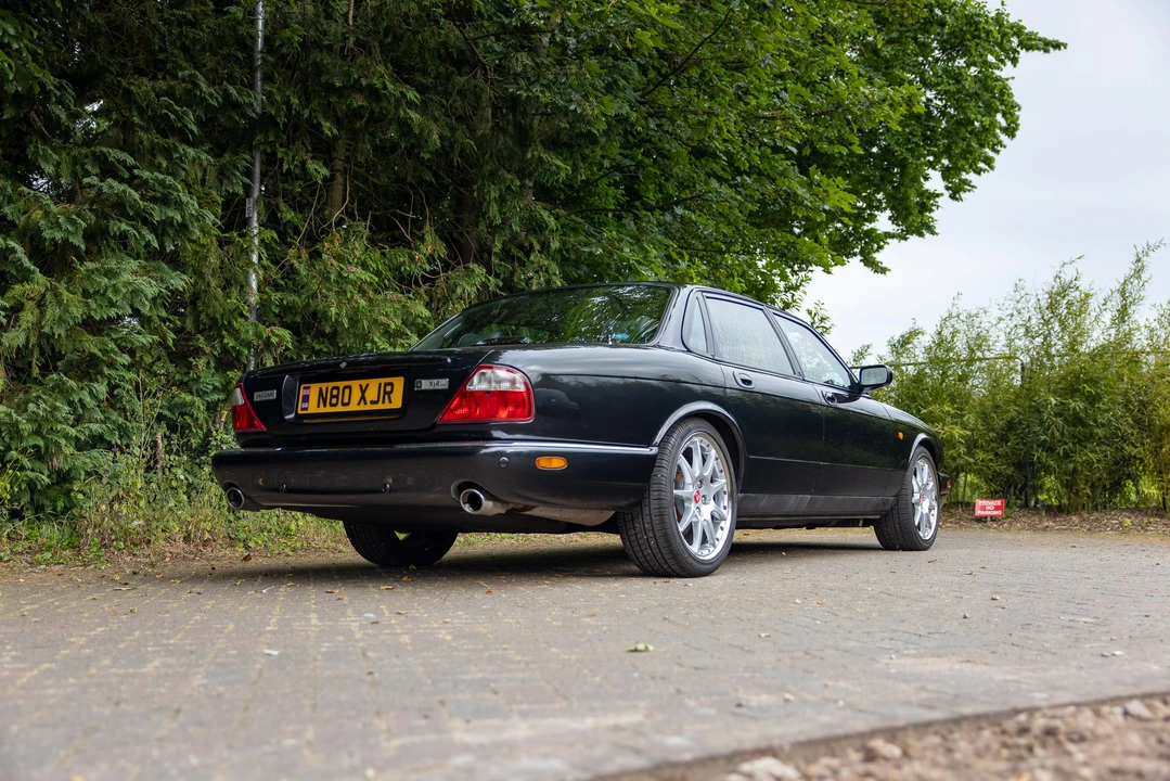 2002 Jaguar X308 XJR - Image 9 of 31