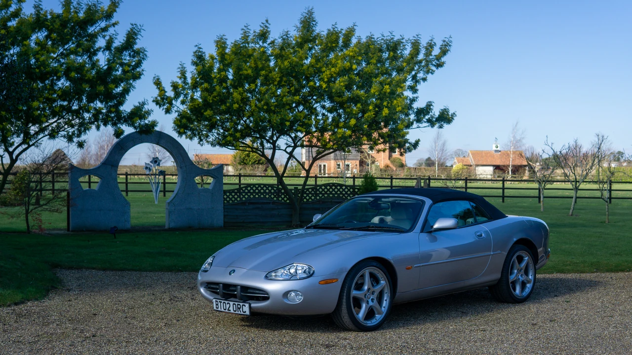 2002 Jaguar X100 XK8 - Image 4 of 31