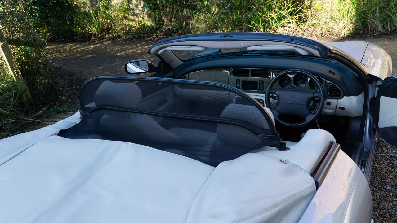 2002 Jaguar X100 XK8 - Image 18 of 31
