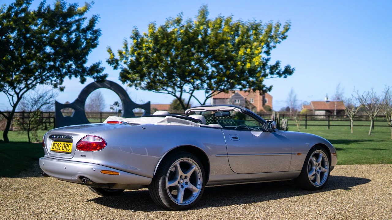 2002 Jaguar X100 XK8 - Image 9 of 31