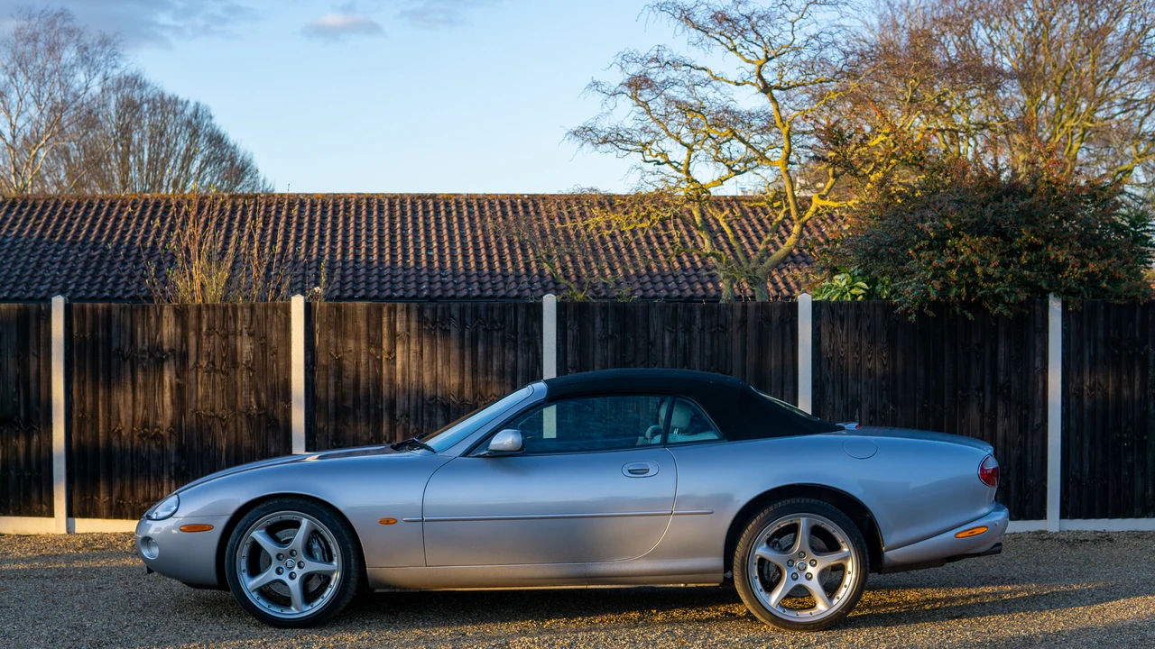 2002 Jaguar X100 XK8 - Image 5 of 31
