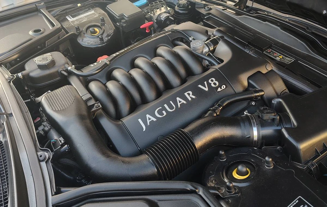 2002 Jaguar X100 XK8 - Image 9 of 13