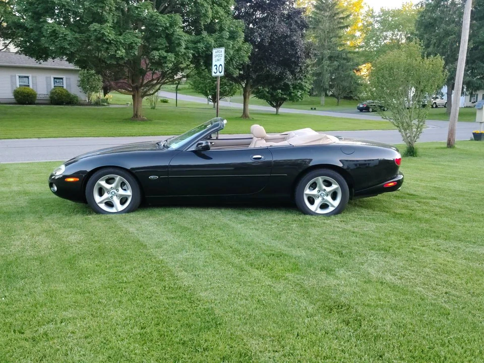2002 Jaguar X100 XK8 - Image 2 of 13