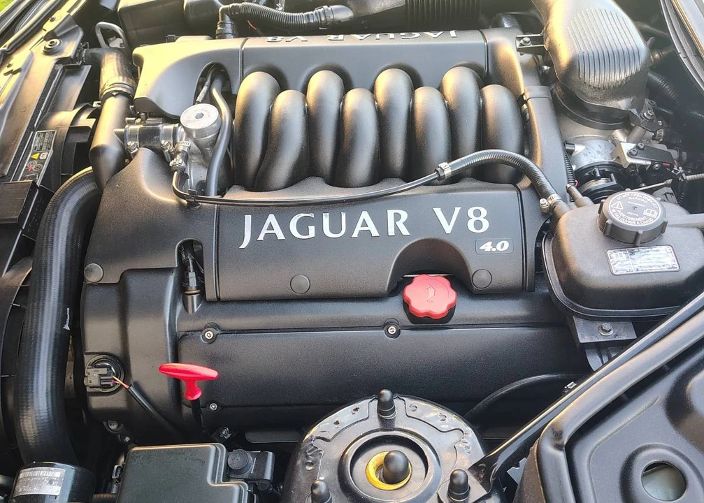 2002 Jaguar X100 XK8 - Image 8 of 13