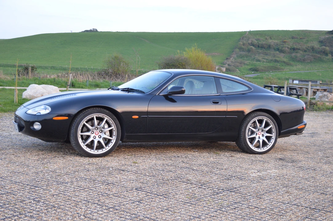 2002 Jaguar X150 XKR - Image 9 of 31