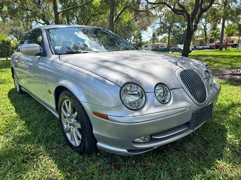 2002 Jaguar S-TYPE V8 Sedan 4D