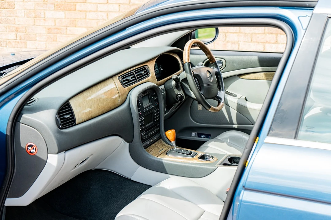 2002 Jaguar S-Type 2nd Gen - Image 16 of 30