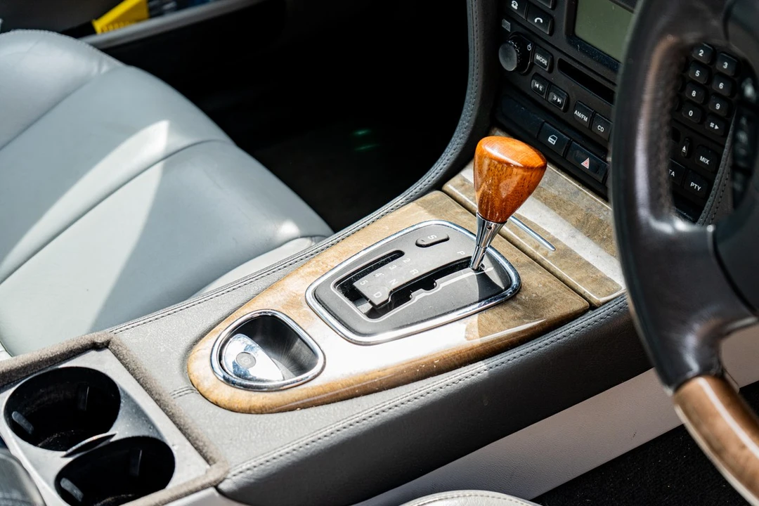 2002 Jaguar S-Type 2nd Gen - Image 25 of 30