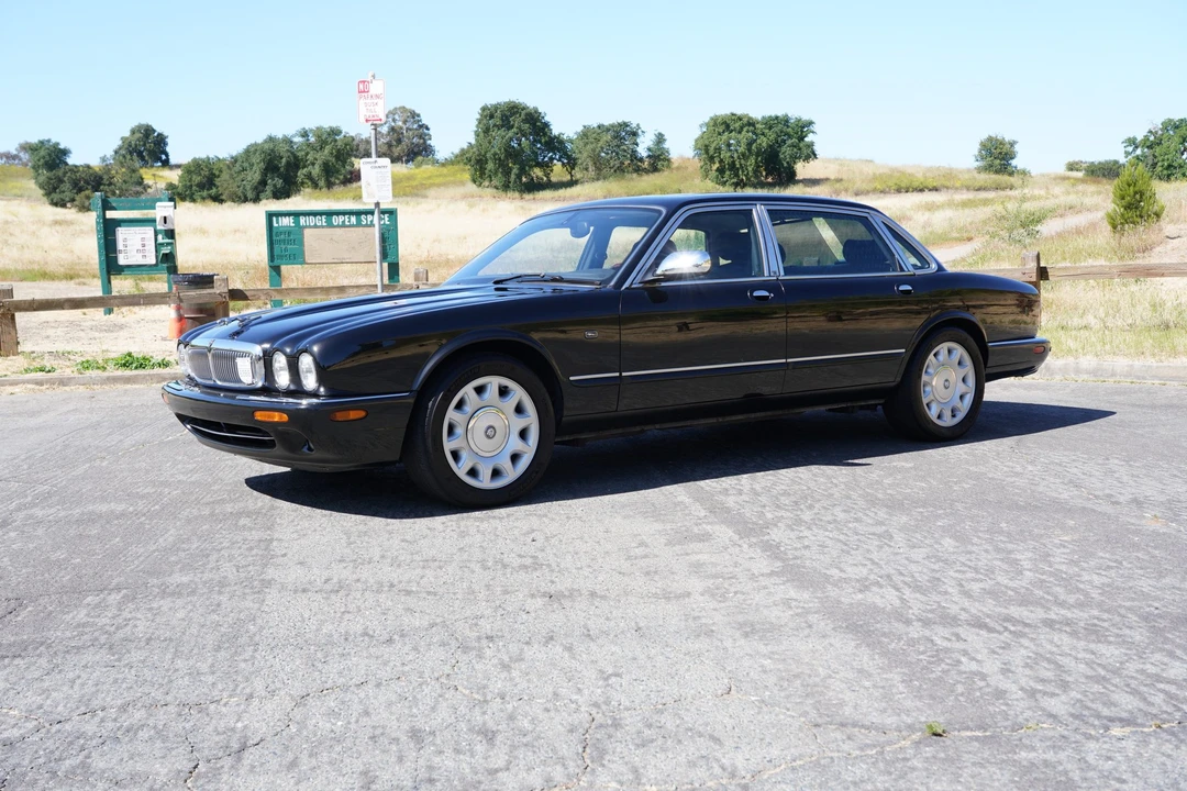 2002 Jaguar X308 XJ - Image 2 of 31