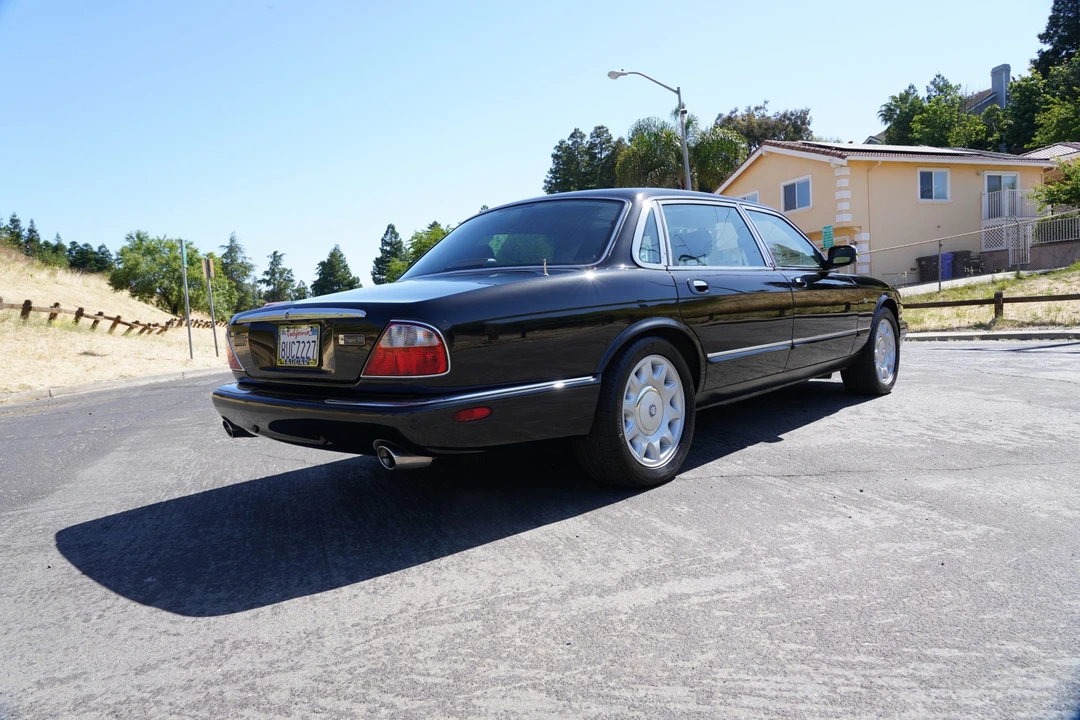 2002 Jaguar X308 XJ - Image 13 of 31