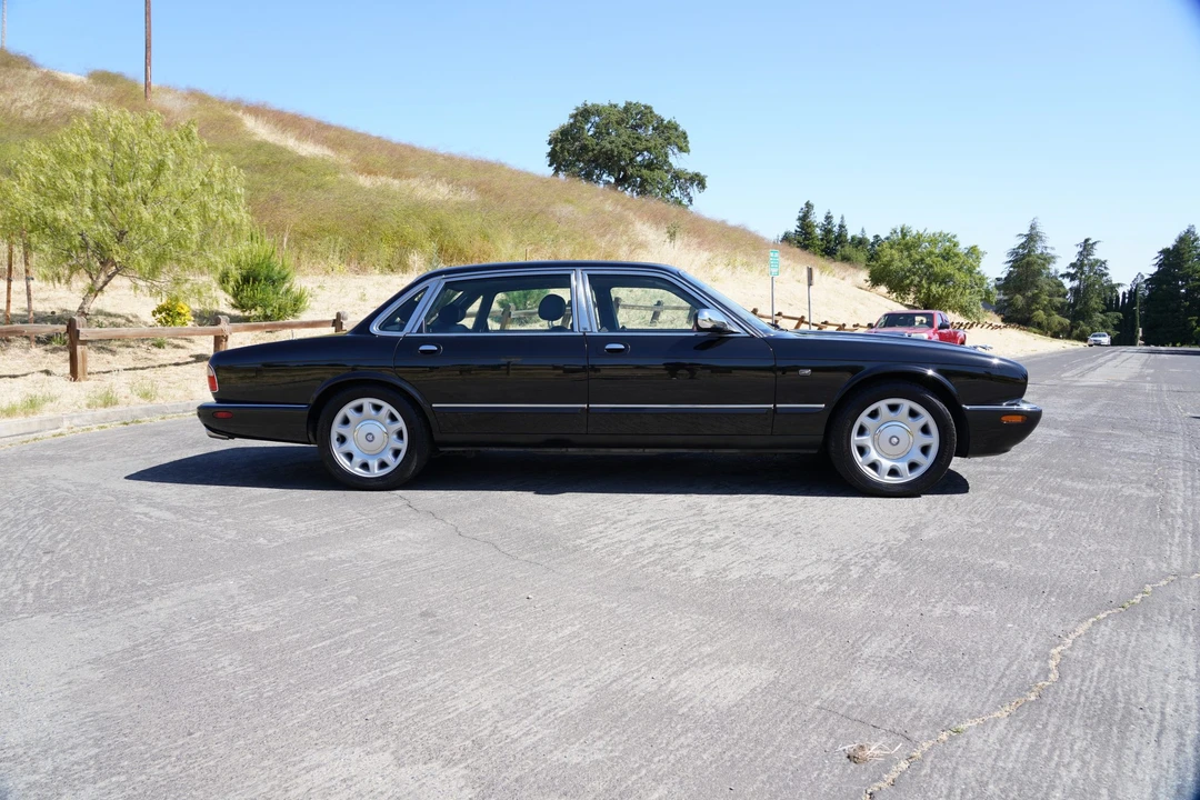 2002 Jaguar X308 XJ - Image 11 of 31