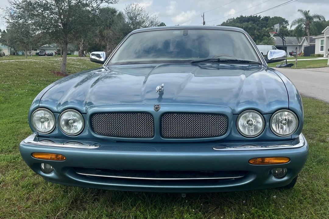 2002 Jaguar X308 XJR - Image 2 of 31