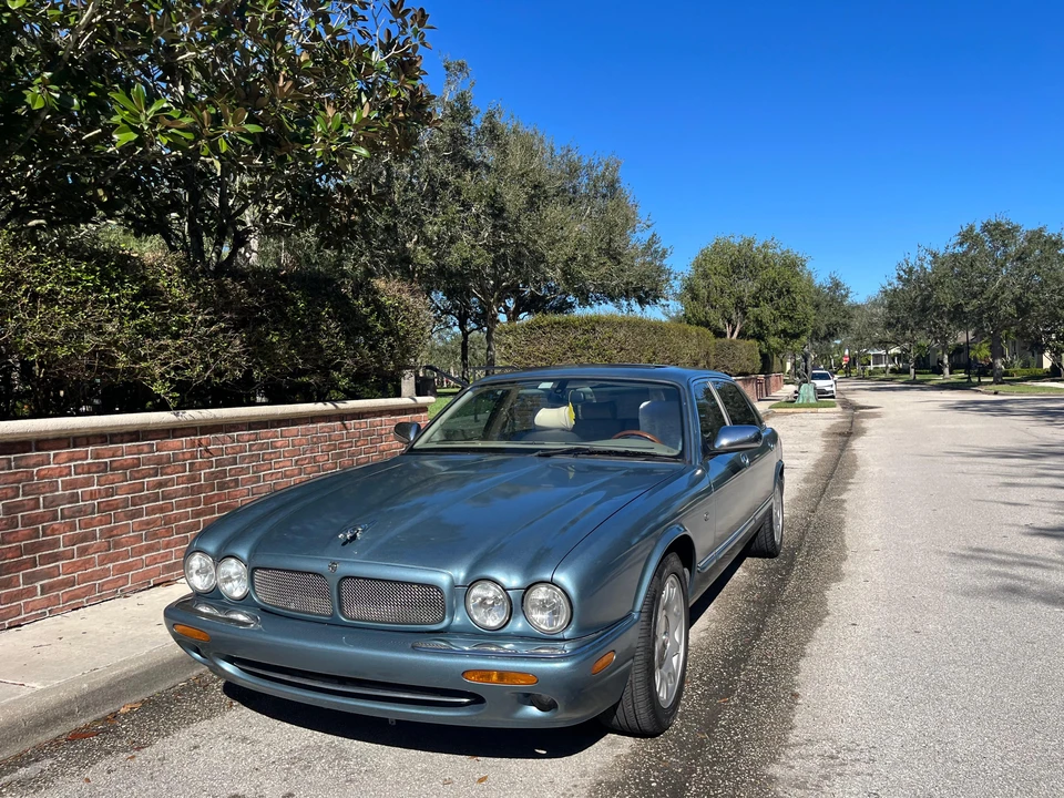 2002 Jaguar X308 XJR - Image 10 of 31