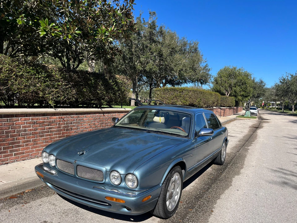 2002 Jaguar X308 XJR - Image 14 of 31