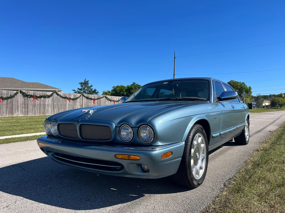 2002 Jaguar X308 XJR - Image 11 of 31