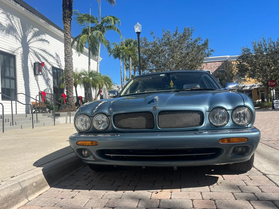 2002 Jaguar X308 XJR - Image 9 of 31