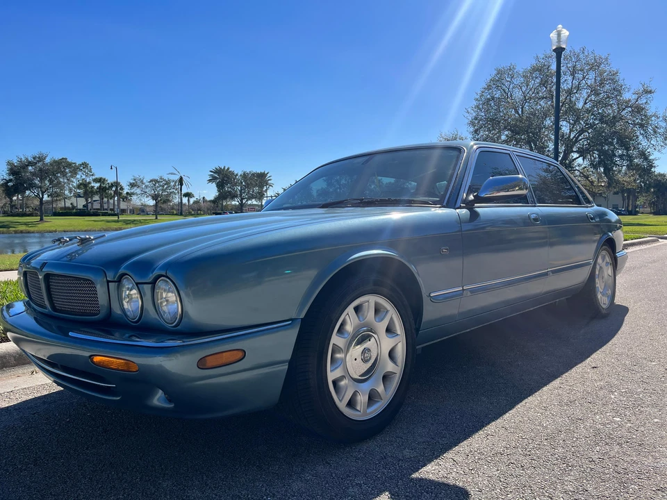 2002 Jaguar X308 XJR - Image 17 of 31