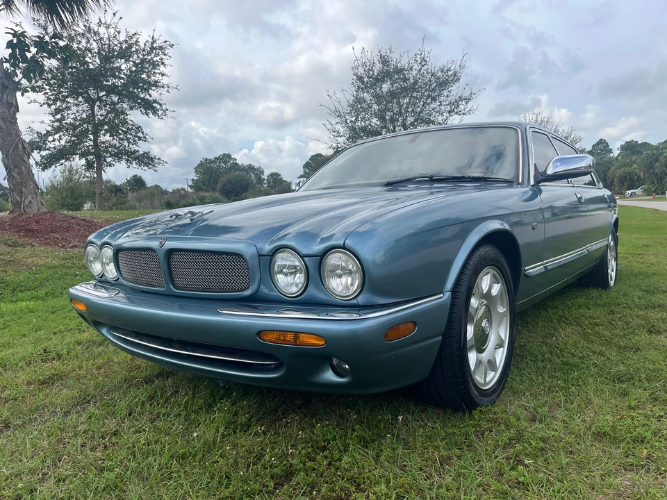 2002 Jaguar X308 XJR - Image 12 of 31