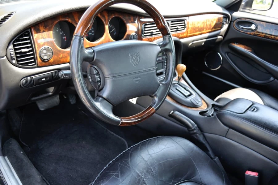 2002 Jaguar X308 XJ - Image 3 of 8