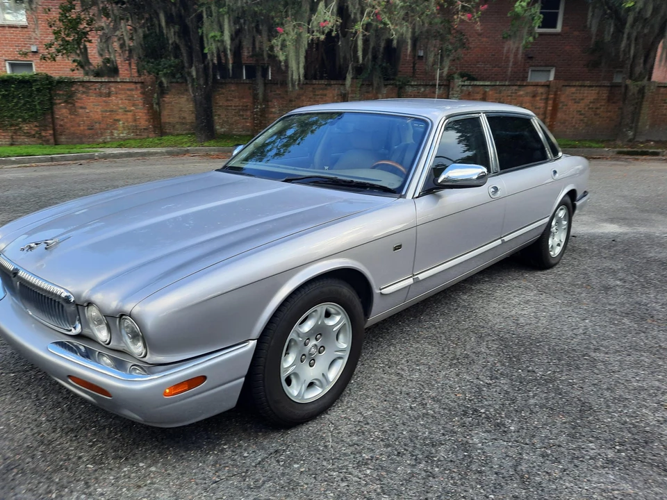 2002 Jaguar X308 XJ - Image 8 of 31