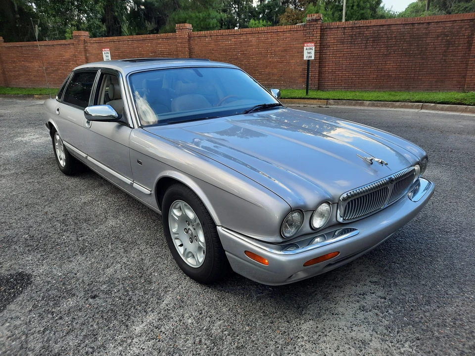 2002 Jaguar X308 XJ - Image 13 of 31