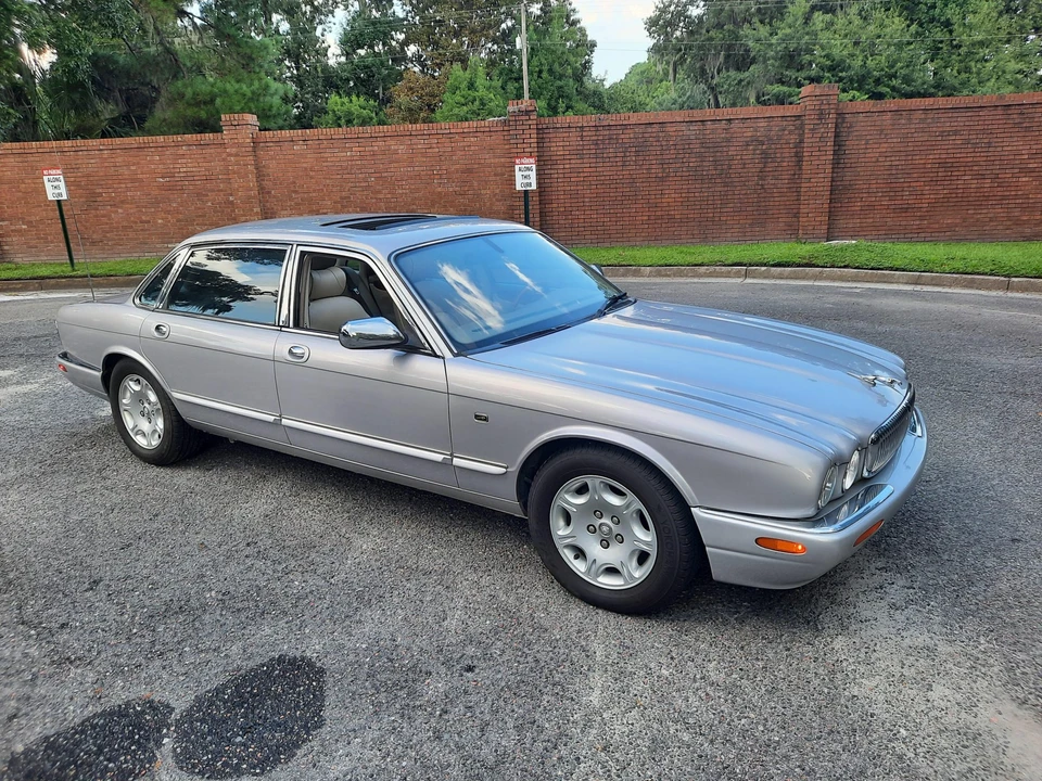 2002 Jaguar X308 XJ - Image 15 of 31