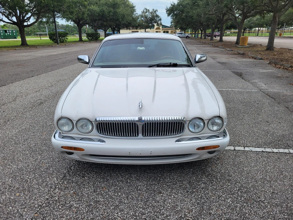 2002 Jaguar X308 XJ - Image 11 of 31