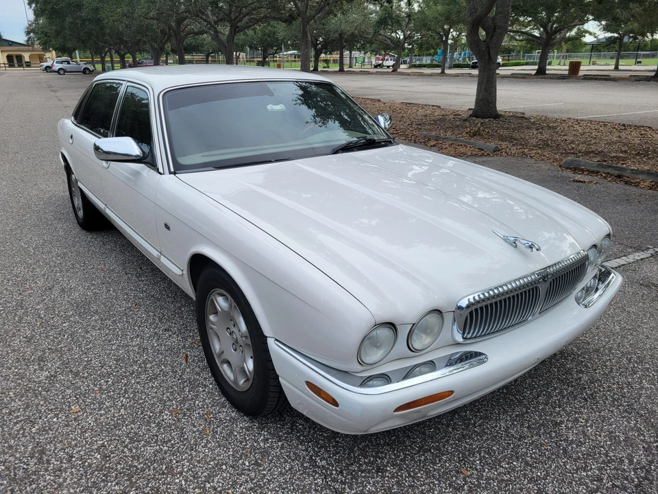 2002 Jaguar X308 XJ - Image 10 of 31