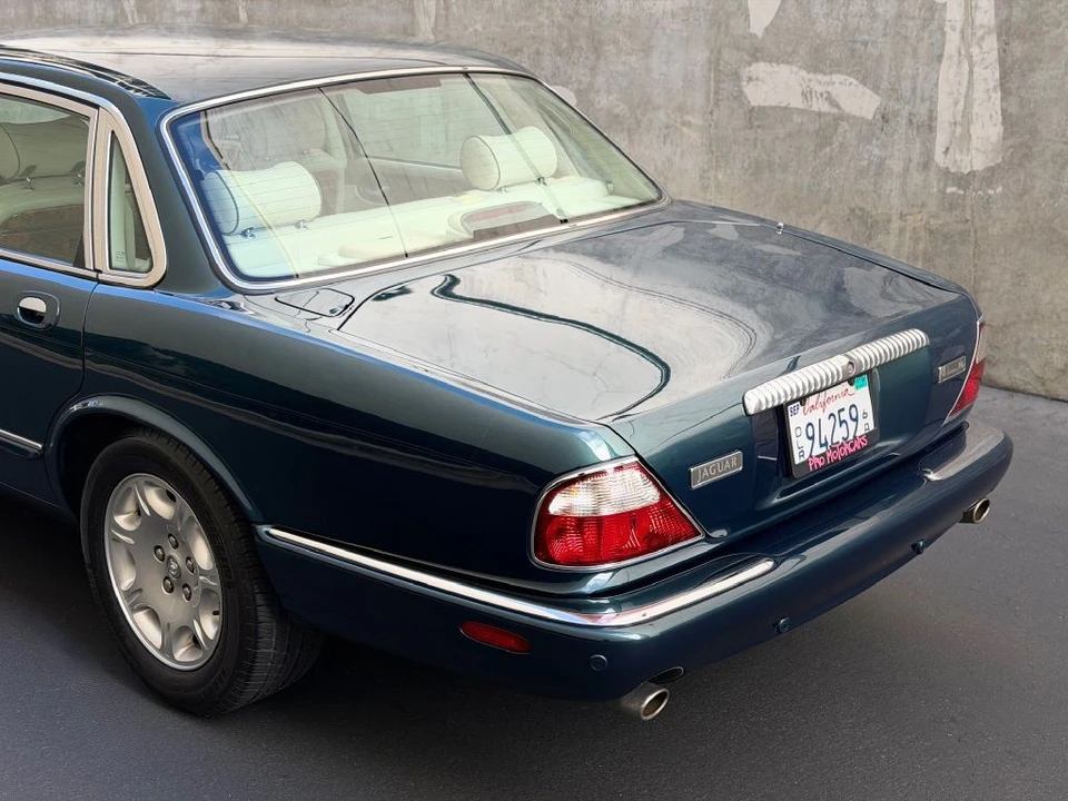 2002 Jaguar X308 XJ - Image 15 of 21