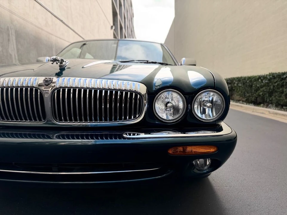 2002 Jaguar X308 XJ - Image 8 of 21