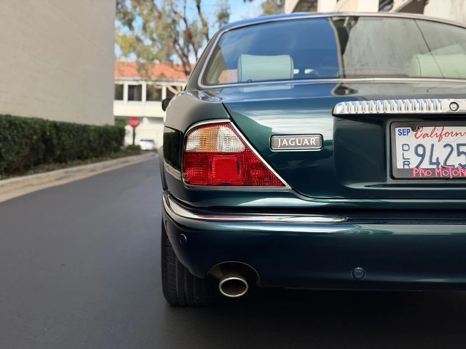 2002 Jaguar X308 XJ - Image 13 of 21