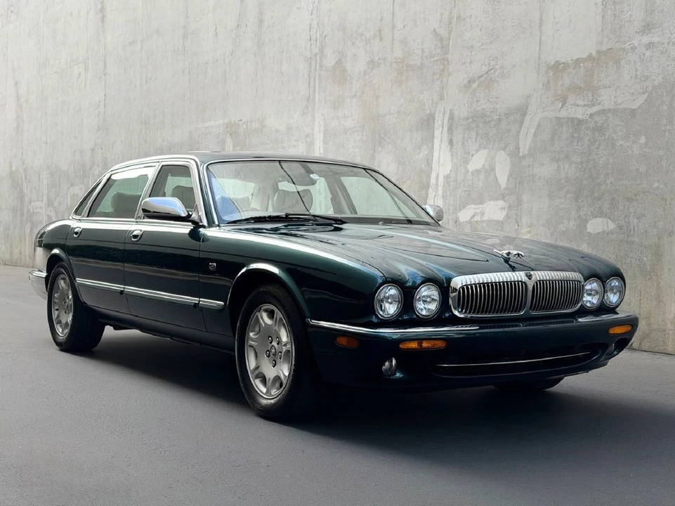 2002 Jaguar X308 XJ - Image 6 of 21