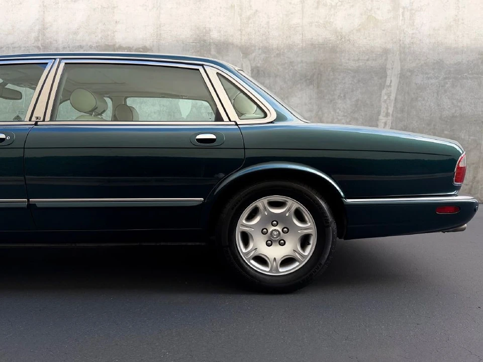 2002 Jaguar X308 XJ - Image 20 of 21