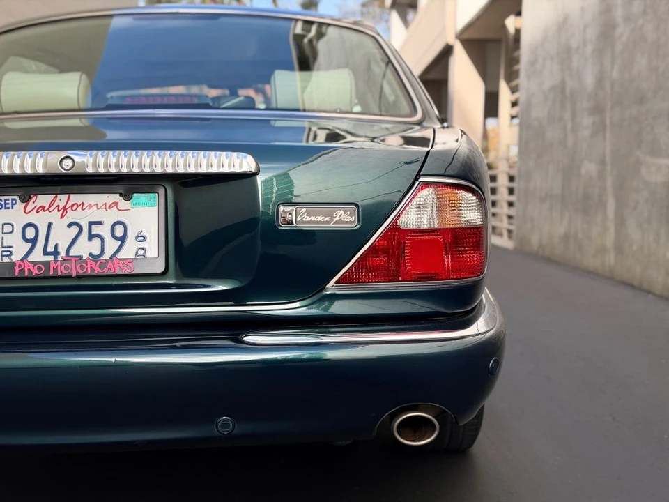 2002 Jaguar X308 XJ - Image 14 of 21